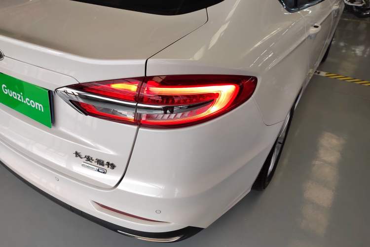 Used Ford Mondeo 2020 EcoBoost 180 Stylish Model Exterior 6