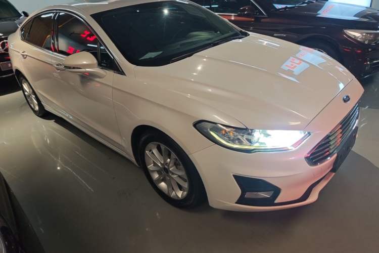 Used Ford Mondeo 2020 EcoBoost 200 Stylish Model Front Right 45 Deg