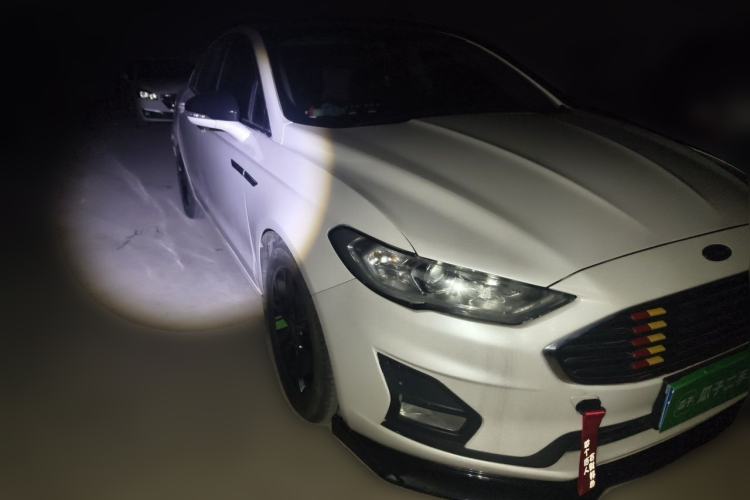 Used Ford Mondeo 2020 EcoBoost 200 Stylish Model Front Right 45 Deg