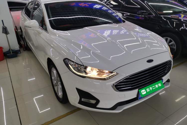 Used Ford Mondeo 2020 EcoBoost 180 Stylish Model Front Right 45 Deg