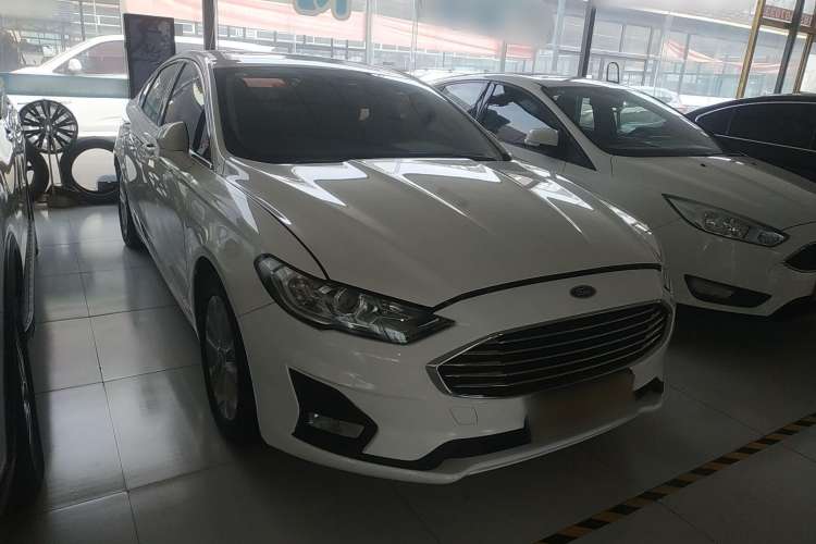 Used Ford Mondeo 2020 EcoBoost 180 Stylish Model Front Right 45 Deg