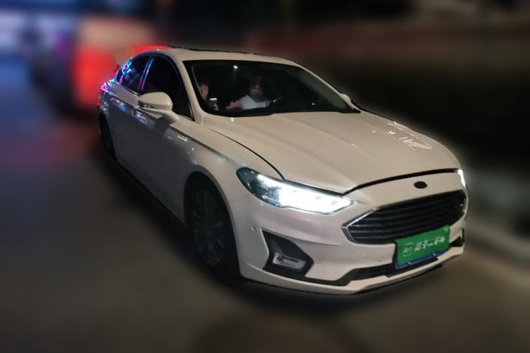 Used Ford Mondeo 2020 EcoBoost 200 Luxury Model Front Right 45 Deg