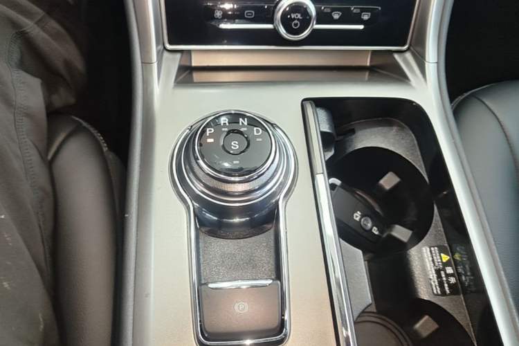 Used Ford Mondeo 2020 EcoBoost 180 Stylish Model Gear Lever