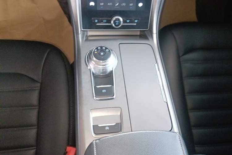 Used Ford Mondeo 2020 EcoBoost 180 Stylish Model Gear Lever