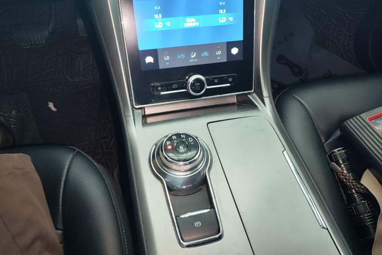 Used Ford Mondeo 2020 EcoBoost 180 Stylish Model Gear Lever