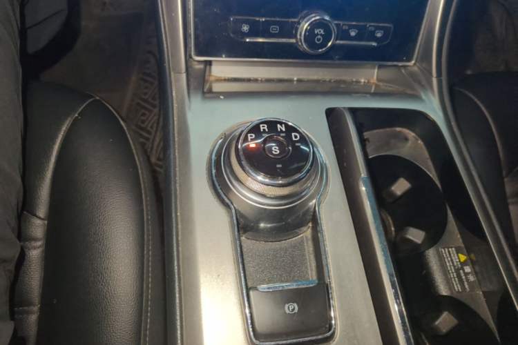 Used Ford Mondeo 2020 EcoBoost 180 Stylish Model Gear Lever