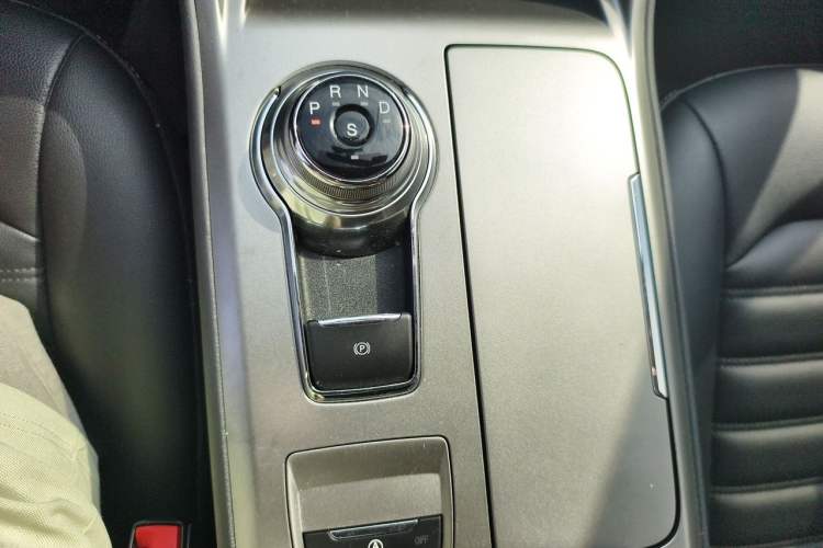 Used Ford Mondeo 2020 EcoBoost 200 Stylish Model Gear Lever