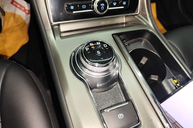 Used Ford Mondeo 2020 EcoBoost 180 Stylish Model Gear Lever