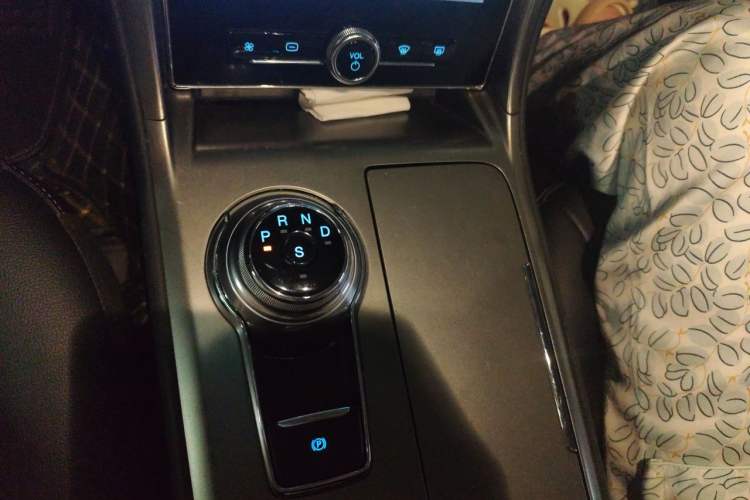 Used Ford Mondeo 2020 EcoBoost 200 Stylish Model Gear Lever