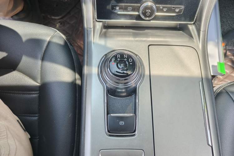 Used Ford Mondeo 2020 EcoBoost 180 Stylish Model Gear Lever