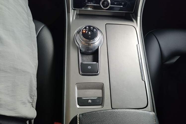 Used Ford Mondeo 2020 EcoBoost 180 Stylish Model Gear Lever