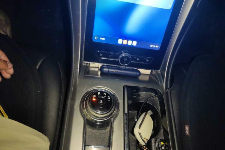 Used Ford Mondeo 2020 EcoBoost 180 Stylish Model Gear Lever