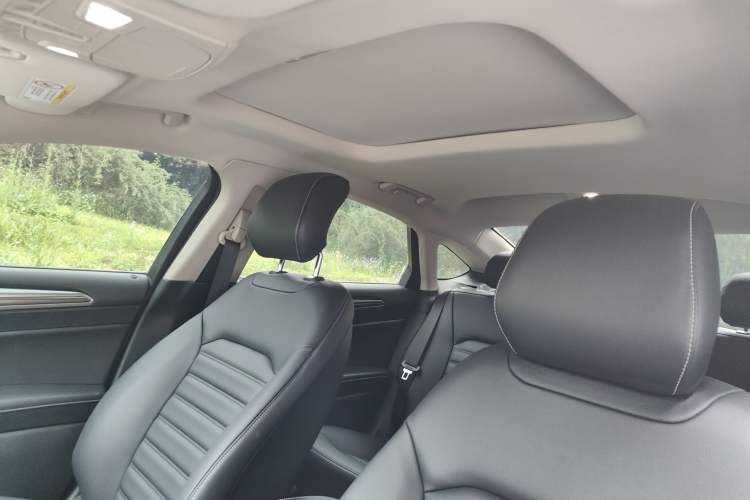 Used Ford Mondeo 2020 EcoBoost 180 Stylish Model Headliner