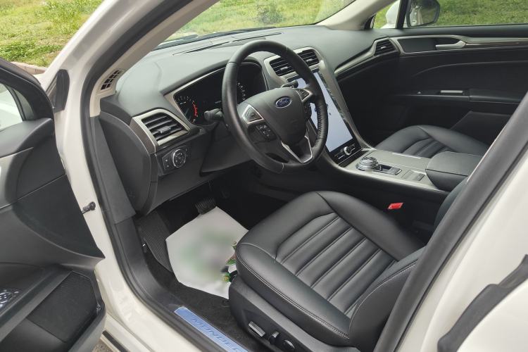 Used Ford Mondeo 2020 EcoBoost 180 Stylish Model Interior 1