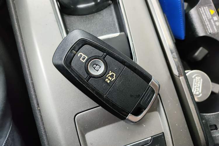 Used Ford Mondeo 2020 EcoBoost 180 Stylish Model Interior 1