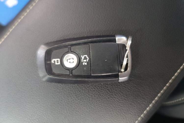 Used Ford Mondeo 2020 EcoBoost 180 Stylish Model Interior 1