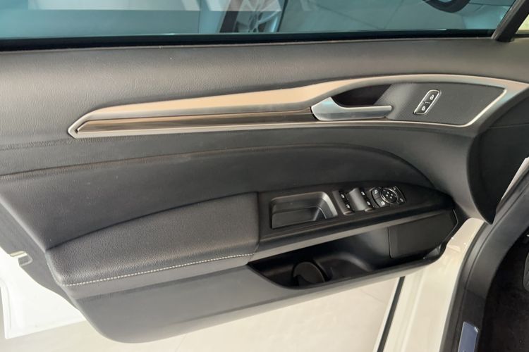 Used Ford Mondeo 2020 EcoBoost 180 Stylish Model Interior 1