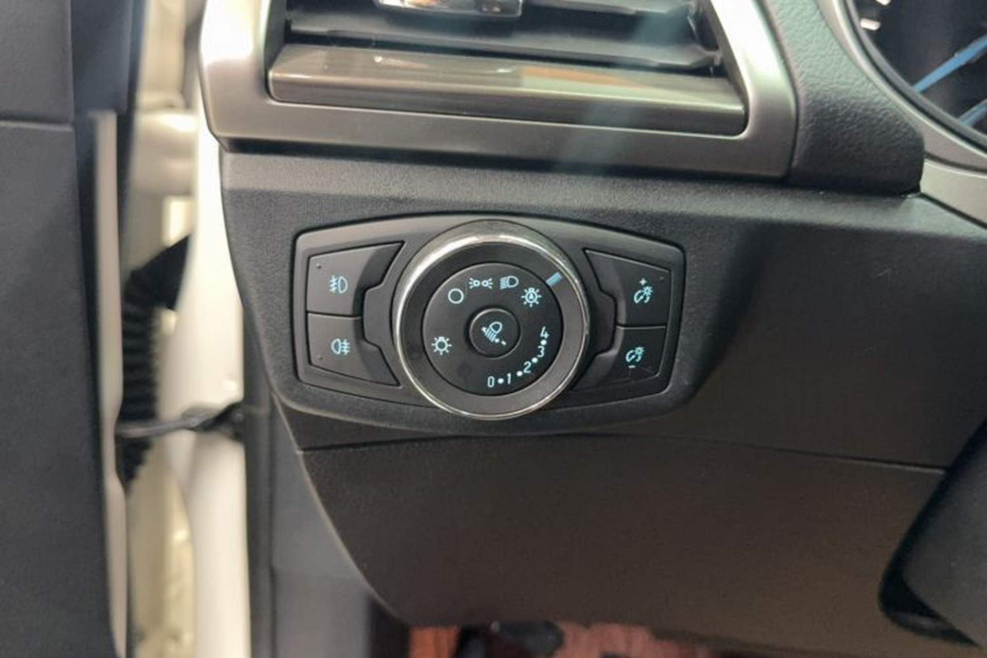 Used Ford Mondeo 2020 EcoBoost 180 Stylish Model Interior 1