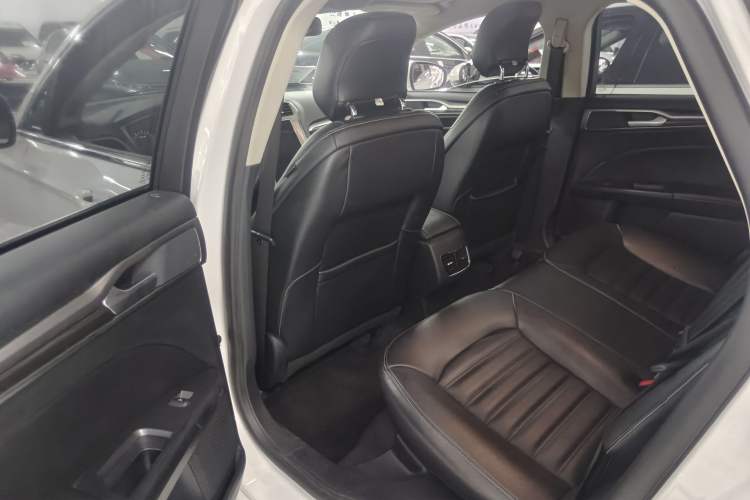 Used Ford Mondeo 2020 EcoBoost 180 Stylish Model Interior 1