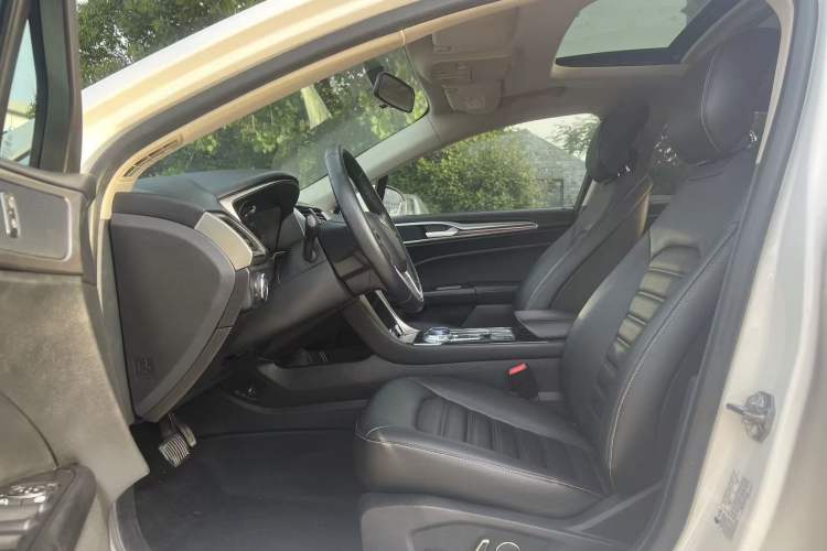 Used Ford Mondeo 2020 EcoBoost 200 Stylish Model Interior 1