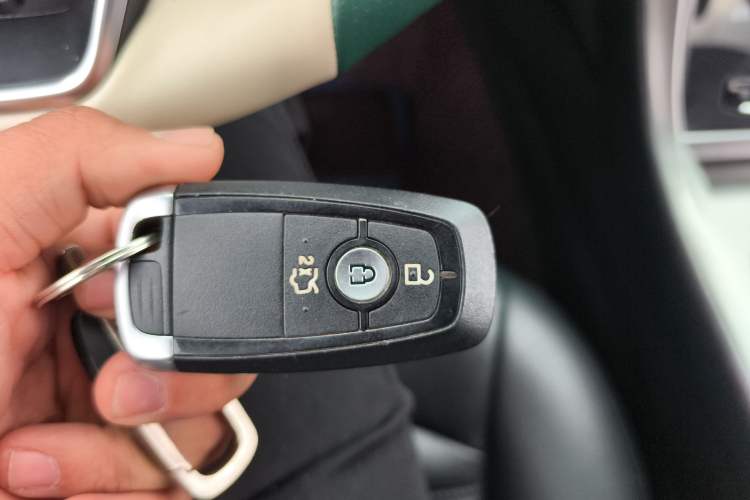 Used Ford Mondeo 2020 EcoBoost 180 Stylish Model Interior 1