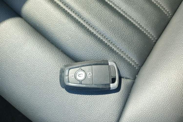 Used Ford Mondeo 2020 EcoBoost 180 Stylish Model Interior 1