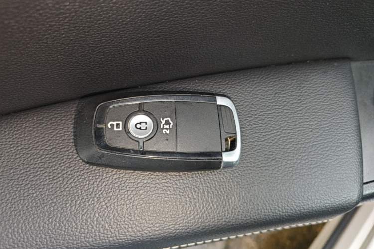 Used Ford Mondeo 2020 EcoBoost 180 Stylish Model Interior 1