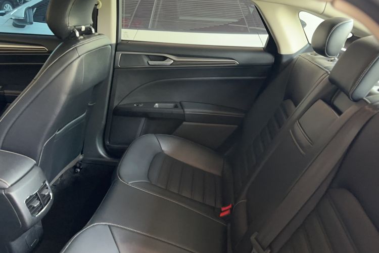 Used Ford Mondeo 2020 EcoBoost 180 Stylish Model Interior 10