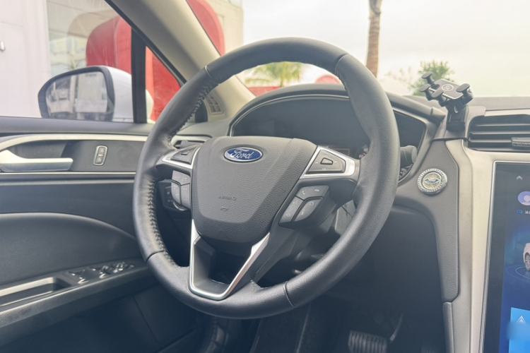 Used Ford Mondeo 2020 EcoBoost 180 Stylish Model Interior 2