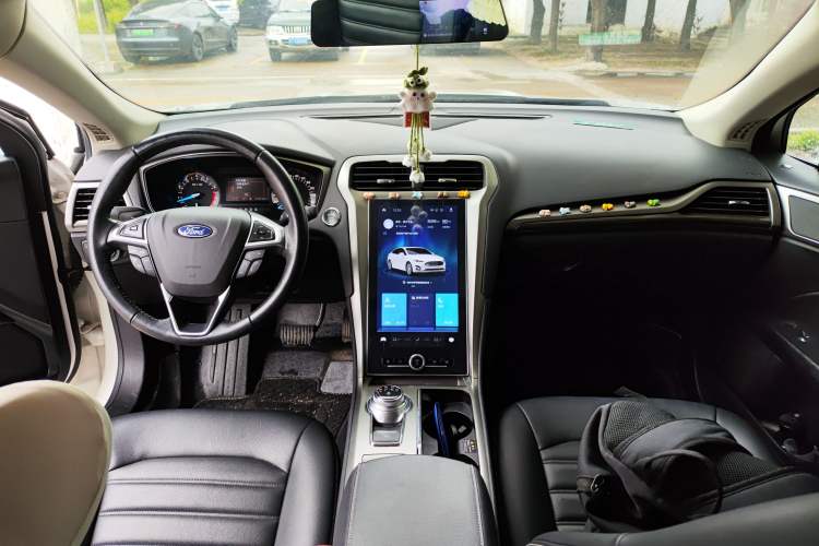 Used Ford Mondeo 2020 EcoBoost 180 Stylish Model Interior 2