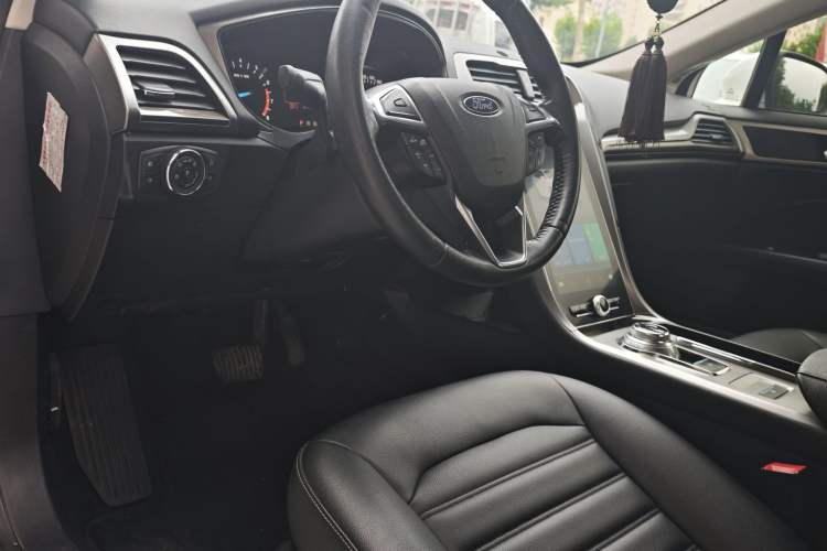 Used Ford Mondeo 2020 EcoBoost 180 Stylish Model Interior 2