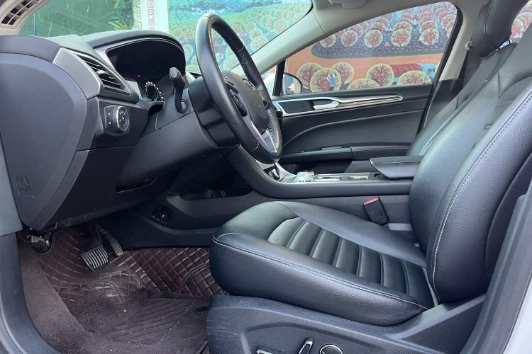 Used Ford Mondeo 2020 EcoBoost 180 Stylish Model Interior 2