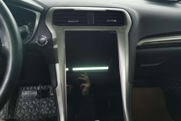 Used Ford Mondeo 2020 EcoBoost 180 Stylish Model Interior 3