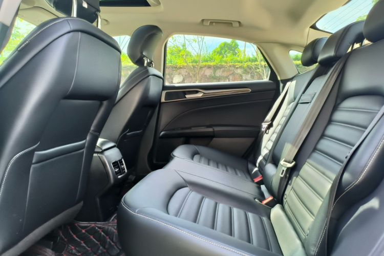 Used Ford Mondeo 2020 EcoBoost 180 Stylish Model Interior 3