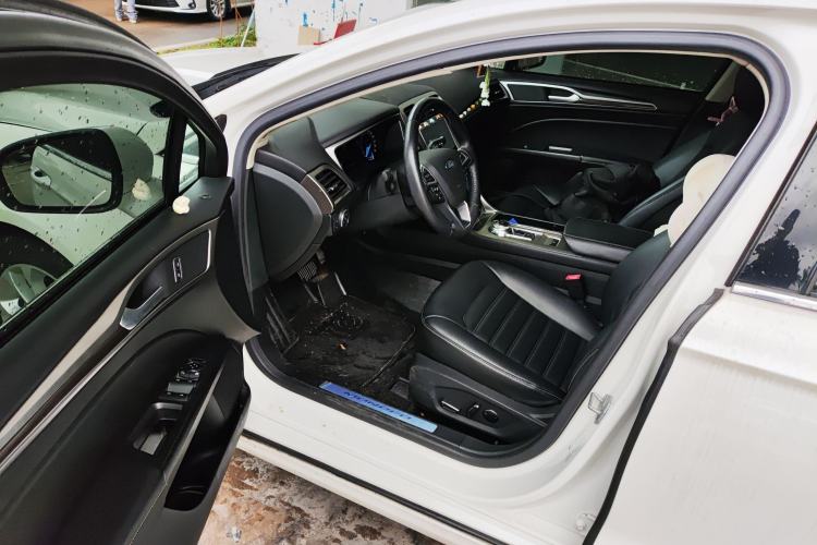 Used Ford Mondeo 2020 EcoBoost 180 Stylish Model Interior 3