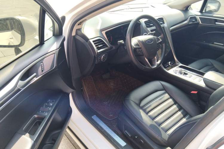 Used Ford Mondeo 2020 EcoBoost 180 Stylish Model Interior 3