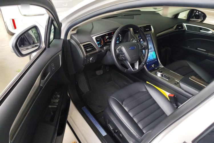 Used Ford Mondeo 2020 EcoBoost 180 Stylish Model Interior 3