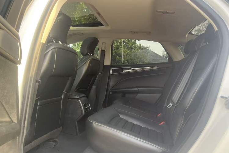 Used Ford Mondeo 2020 EcoBoost 200 Stylish Model Interior 3