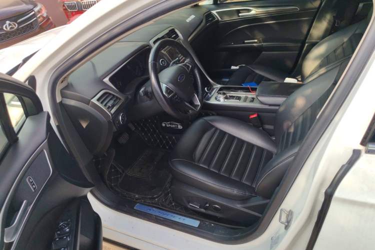 Used Ford Mondeo 2020 EcoBoost 200 Stylish Model Interior 3