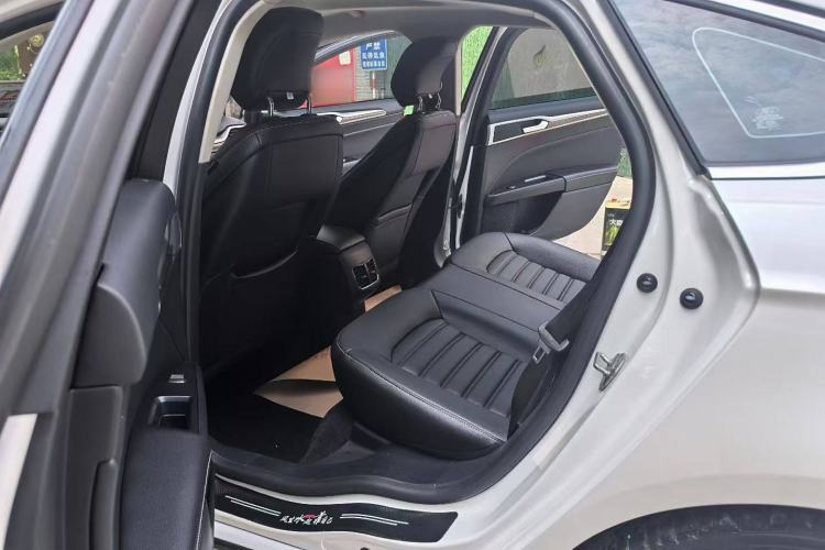 Used Ford Mondeo 2020 EcoBoost 180 Stylish Model Interior 4