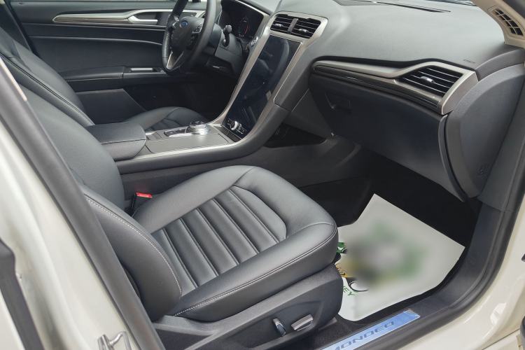 Used Ford Mondeo 2020 EcoBoost 180 Stylish Model Interior 4