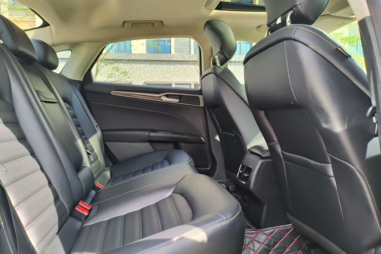 Used Ford Mondeo 2020 EcoBoost 180 Stylish Model Interior 4