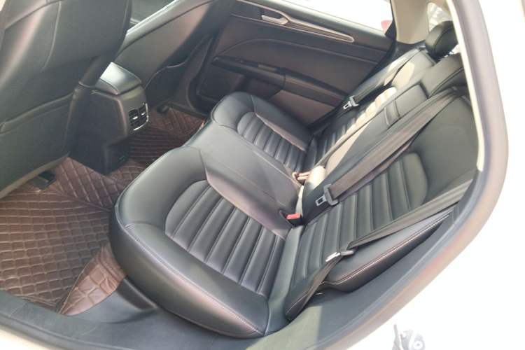 Used Ford Mondeo 2020 EcoBoost 180 Stylish Model Interior 4