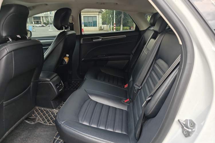 Used Ford Mondeo 2020 EcoBoost 180 Stylish Model Interior 5
