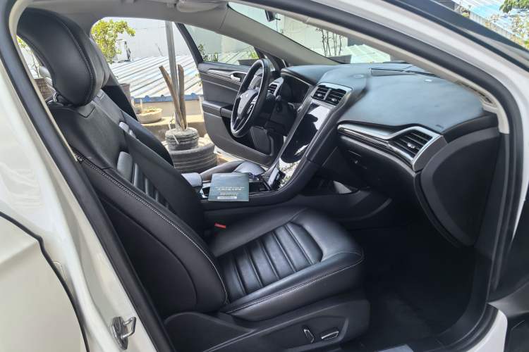 Used Ford Mondeo 2020 EcoBoost 200 Stylish Model Interior 5