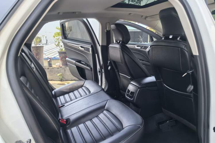 Used Ford Mondeo 2020 EcoBoost 200 Stylish Model Interior 6