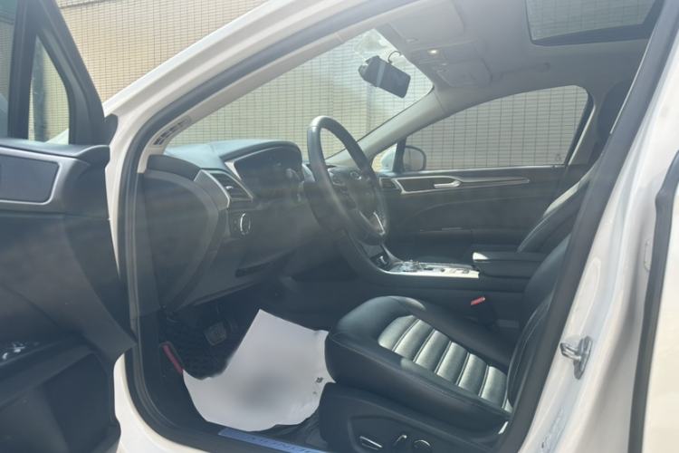 Used Ford Mondeo 2020 EcoBoost 180 Stylish Model Interior 7