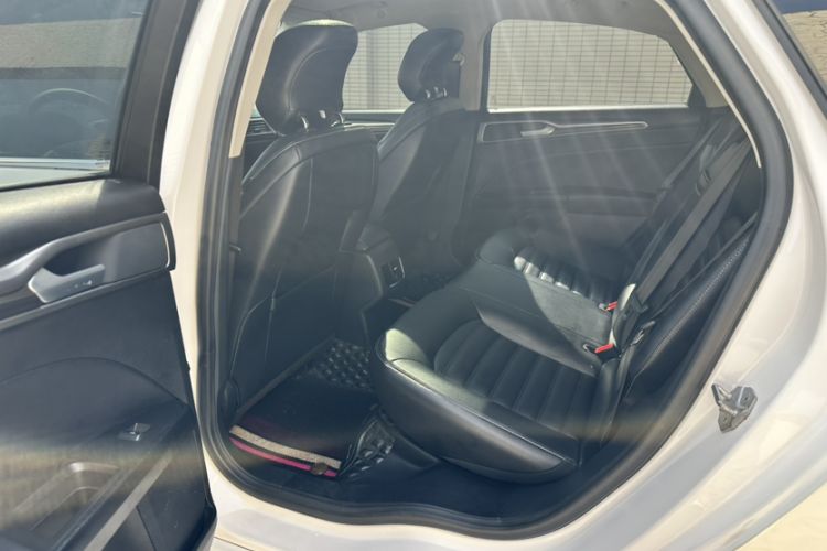 Used Ford Mondeo 2020 EcoBoost 180 Stylish Model Interior 8