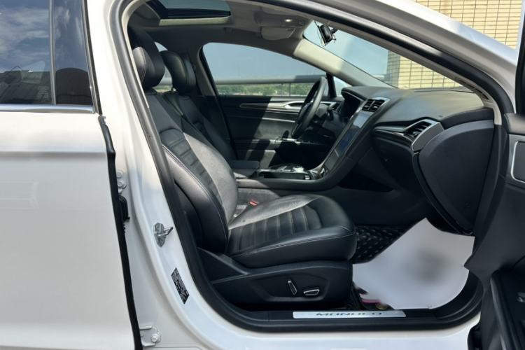 Used Ford Mondeo 2020 EcoBoost 180 Stylish Model Interior 9