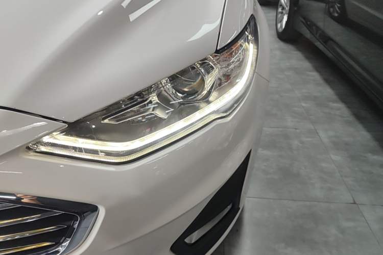 Used Ford Mondeo 2020 EcoBoost 180 Stylish Model Left Front Headlight